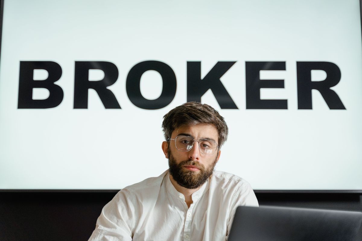 تصویر مربوط به شغل کارگزار خرید و فروش کسب‌وکار - Business Broker