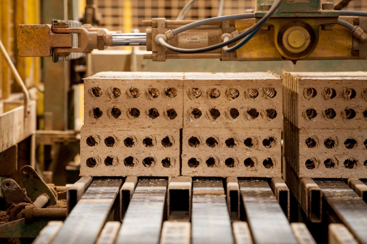 Image for Clay, Concrete, Glass and Stone Processing Machine Operators nec occupation by Shada Migration Services.