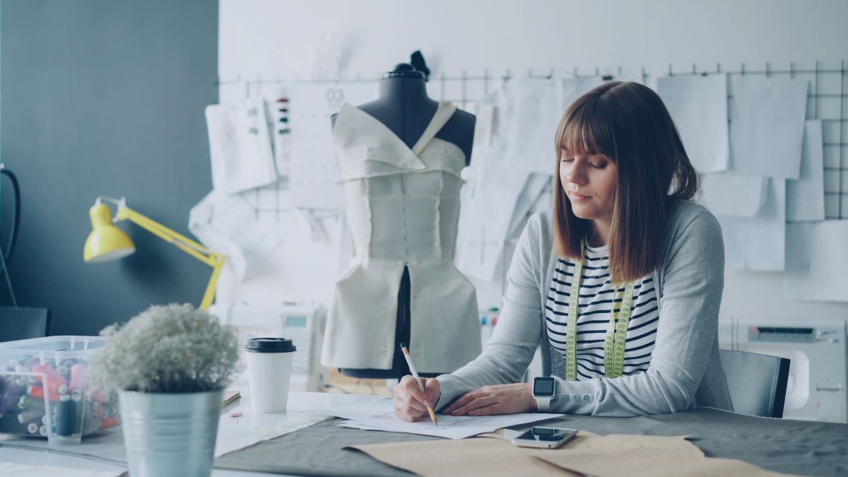 تصویر مربوط به شغل الگوساز پوشاک - Clothing Patternmaker