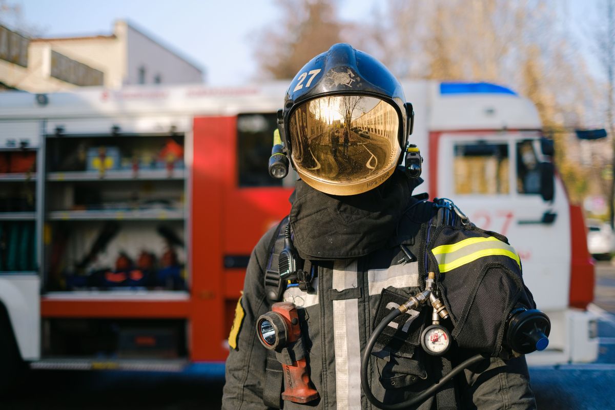 تصویر مربوط به شغل افسر آتشنشانی - Commissioned Fire Officer