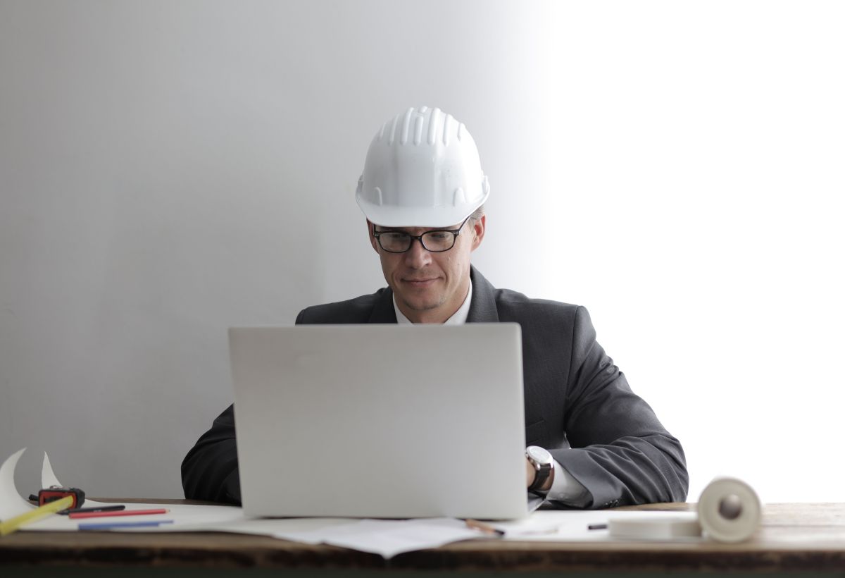 Illustration for Construction Project Managers occupation by Shada Migration Services.