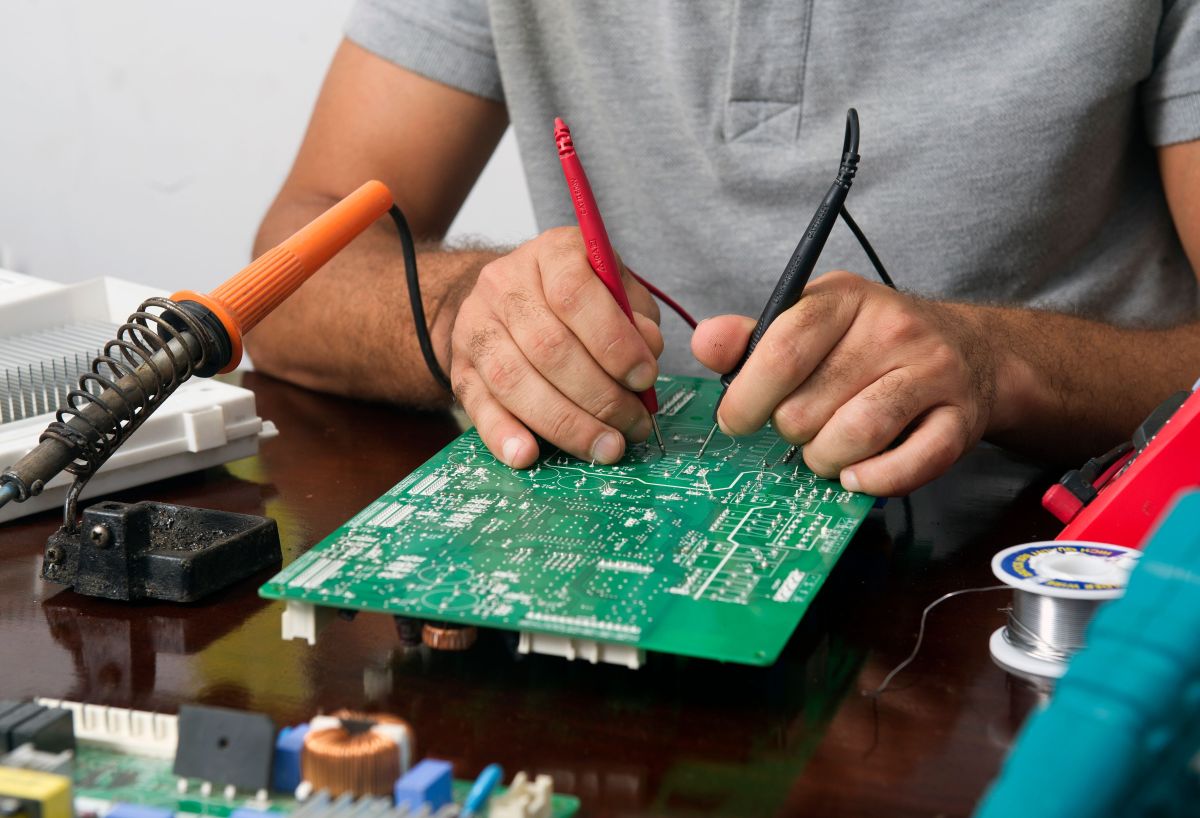 تصویر مربوط به شغل تکنسین مهندسی الکترونیک - Electronic Engineering Technician