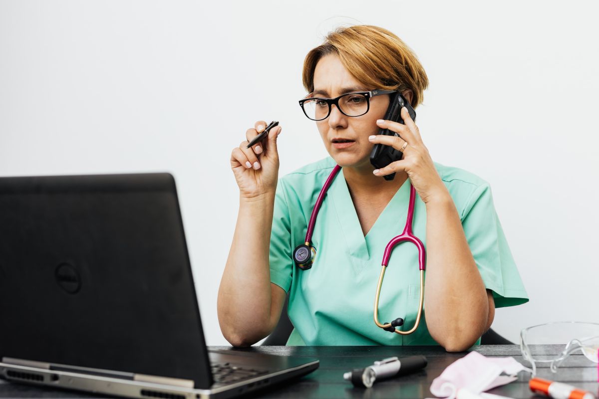تصویر مربوط به شغل مدیر اطلاعات سلامت - Health Information Manager