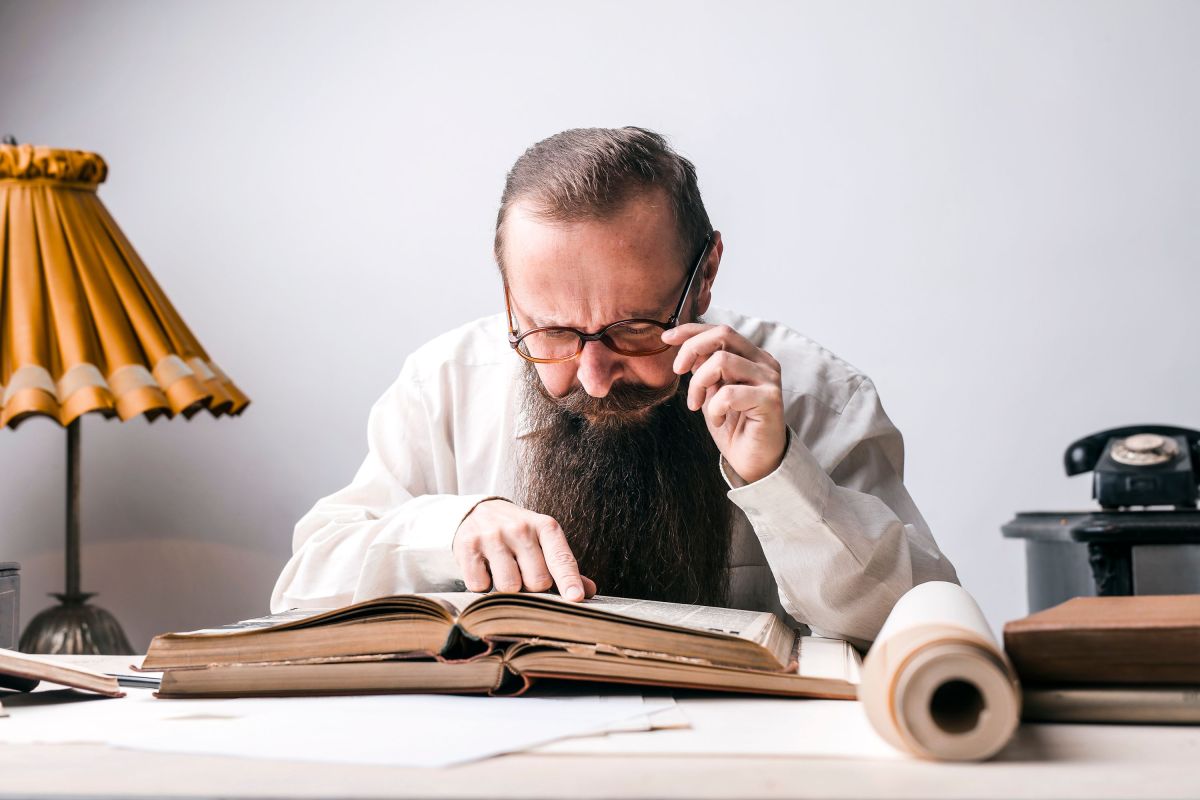تصویر مربوط به شغل تاریخ‌نگار - Historian