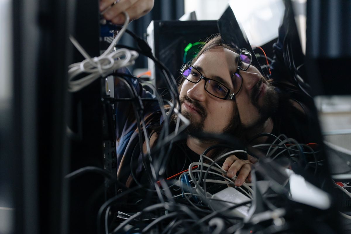 Illustration for Network Administrator occupation by Shada Migration Services.
