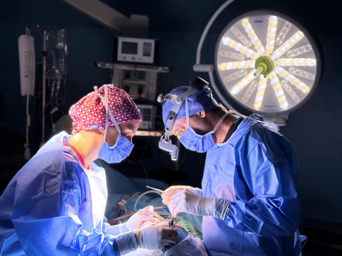 تصویر مربوط به شغل جراح ارتوپدی - Orthopaedic Surgeon