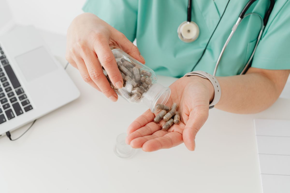 تصویر مربوط به شغل تکنسین داروخانه - Pharmacy Technician