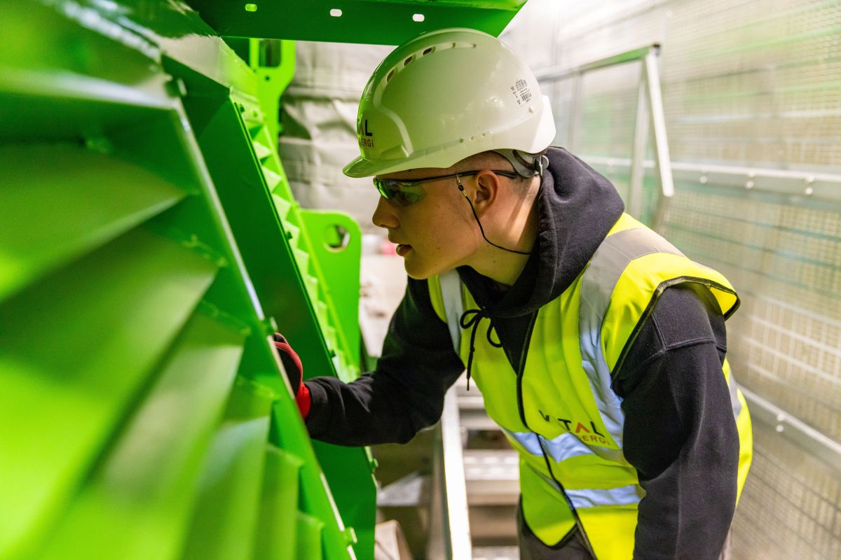 تصویر مربوط به شغل تکنسین پلاستیک - Plastics Technician