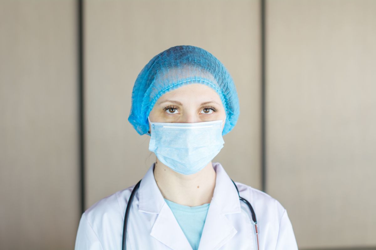 تصویر مربوط به شغل پرستار ثبتشده (جراحی) - Registered Nurse (Surgical)