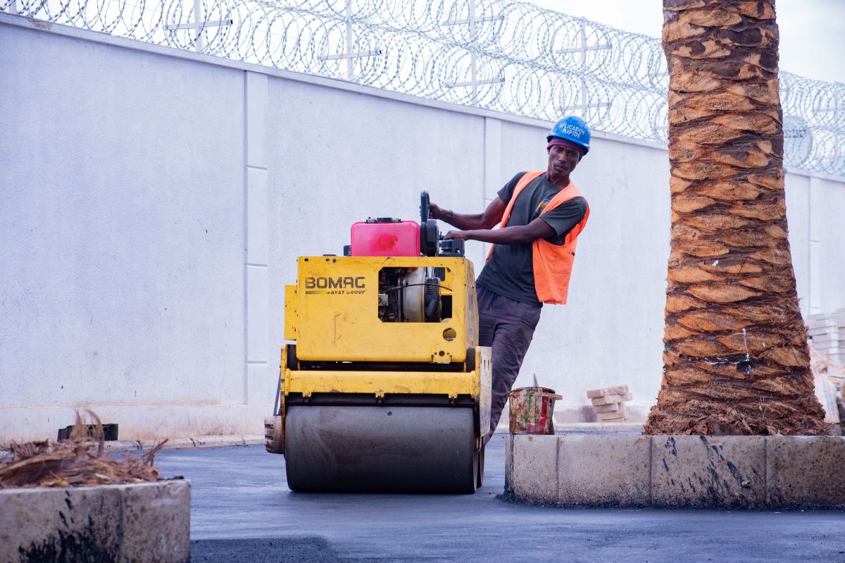 Image for Road Roller Operator occupation by Shada Migration Services.