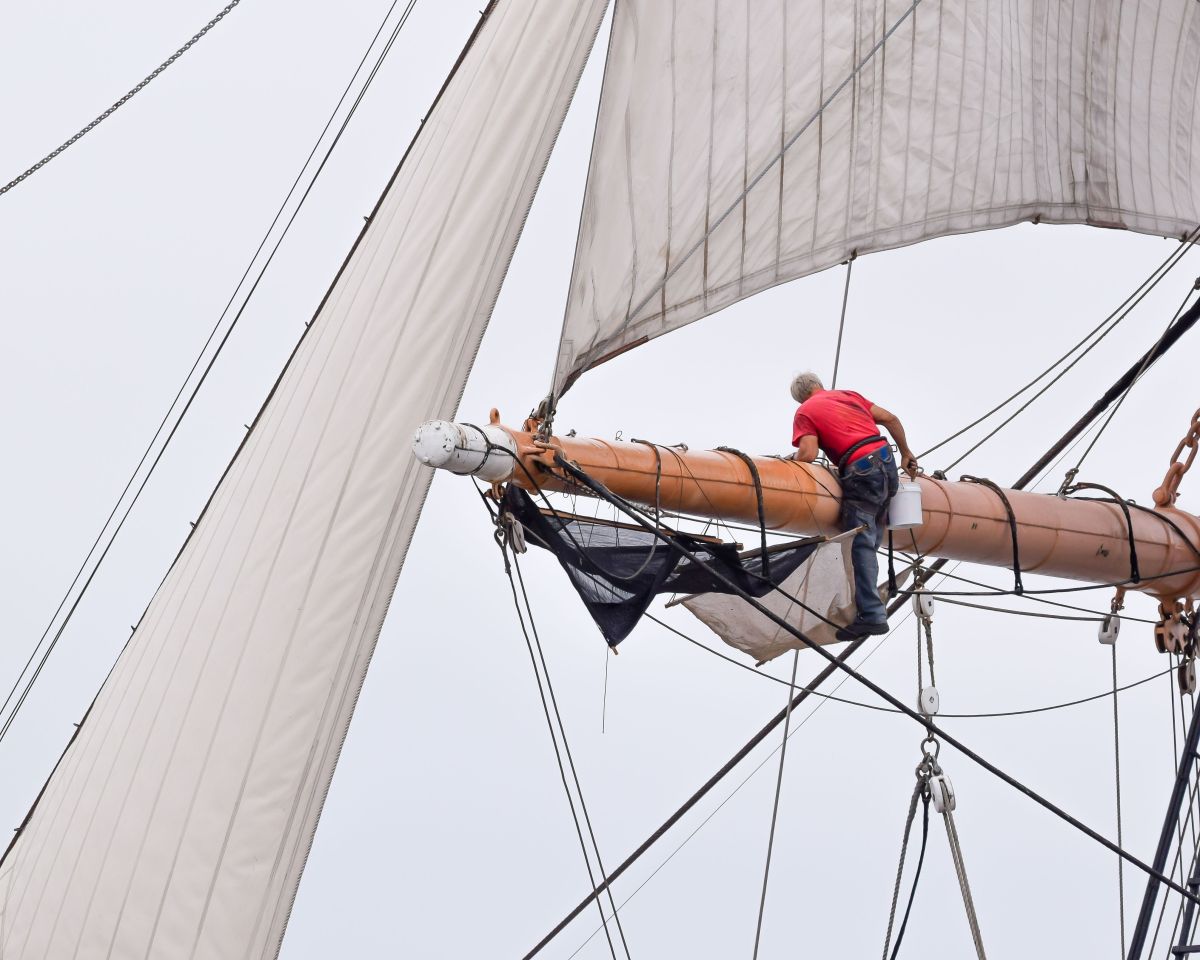 تصویر مربوط به شغل بادبان‌ساز - Sail Maker