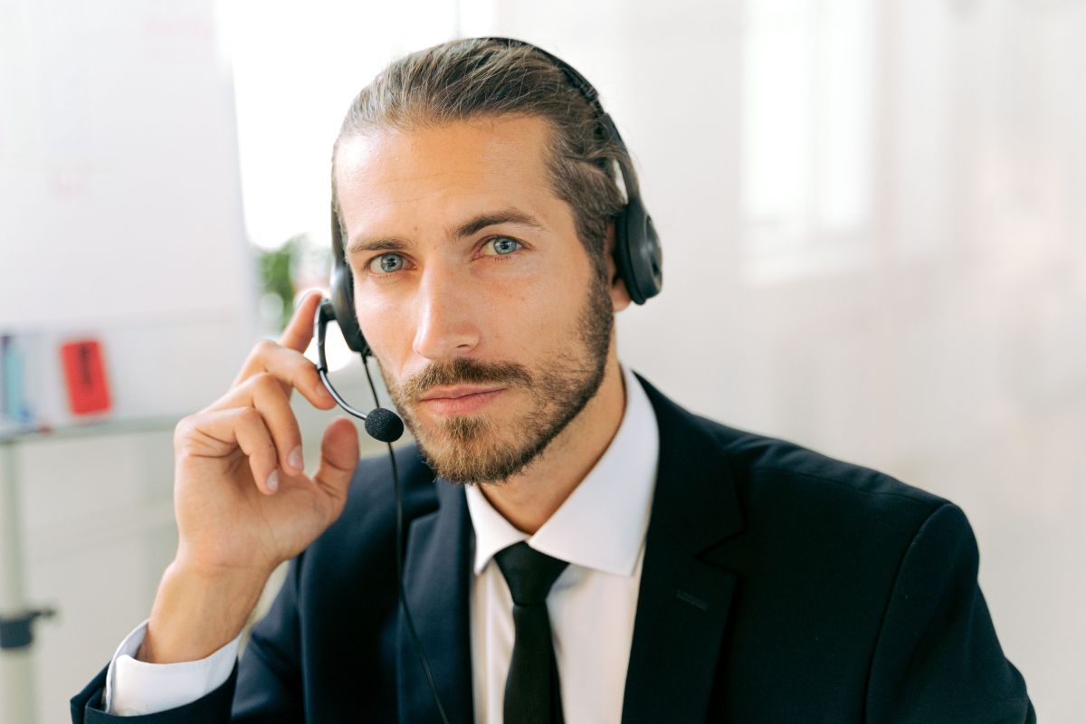 تصویر مربوط به شغل نماینده فروش محصولات صنعتی - Sales Representative (Industrial Products)