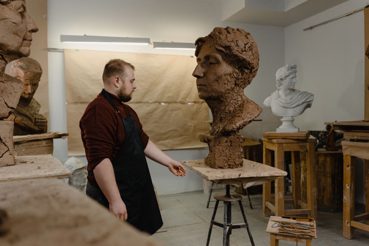 تصویر مربوط به شغل مجسمهساز - Sculptor