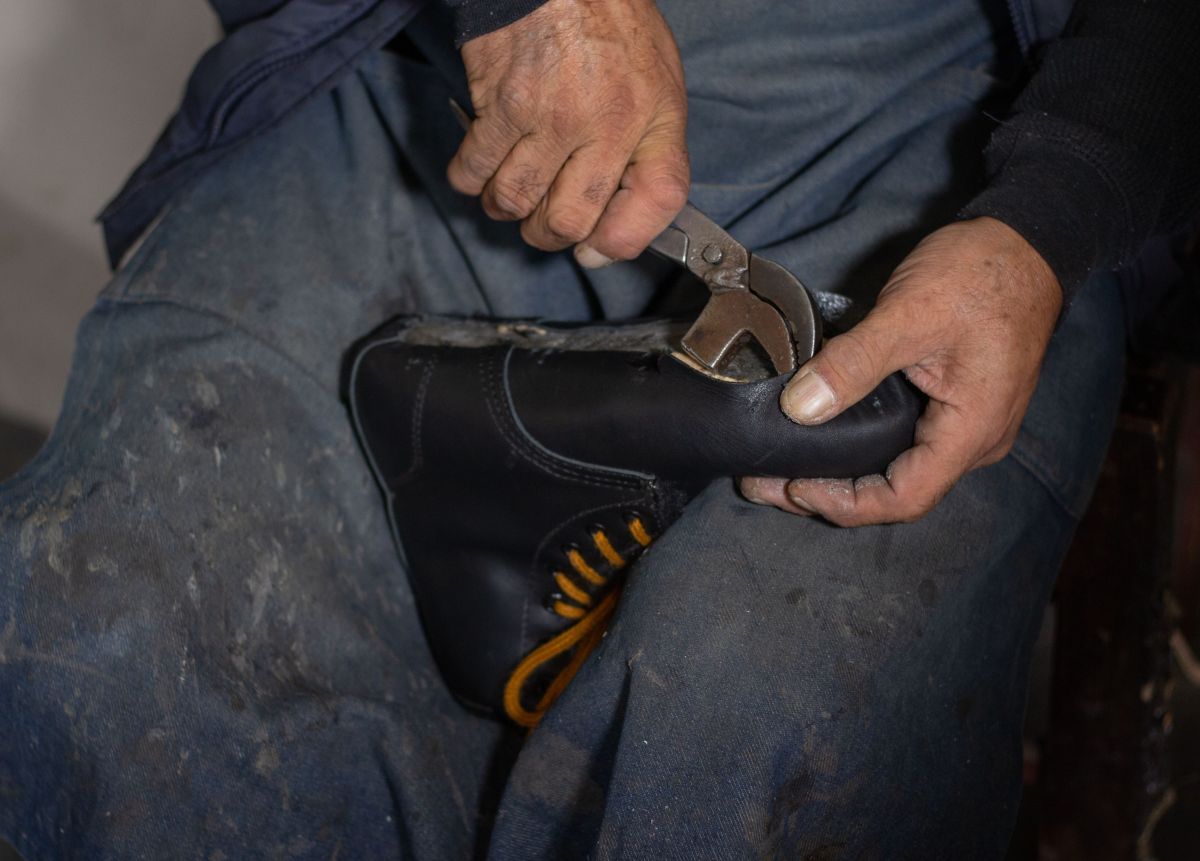 Illustration for Shoemaker occupation by Shada Migration Services.