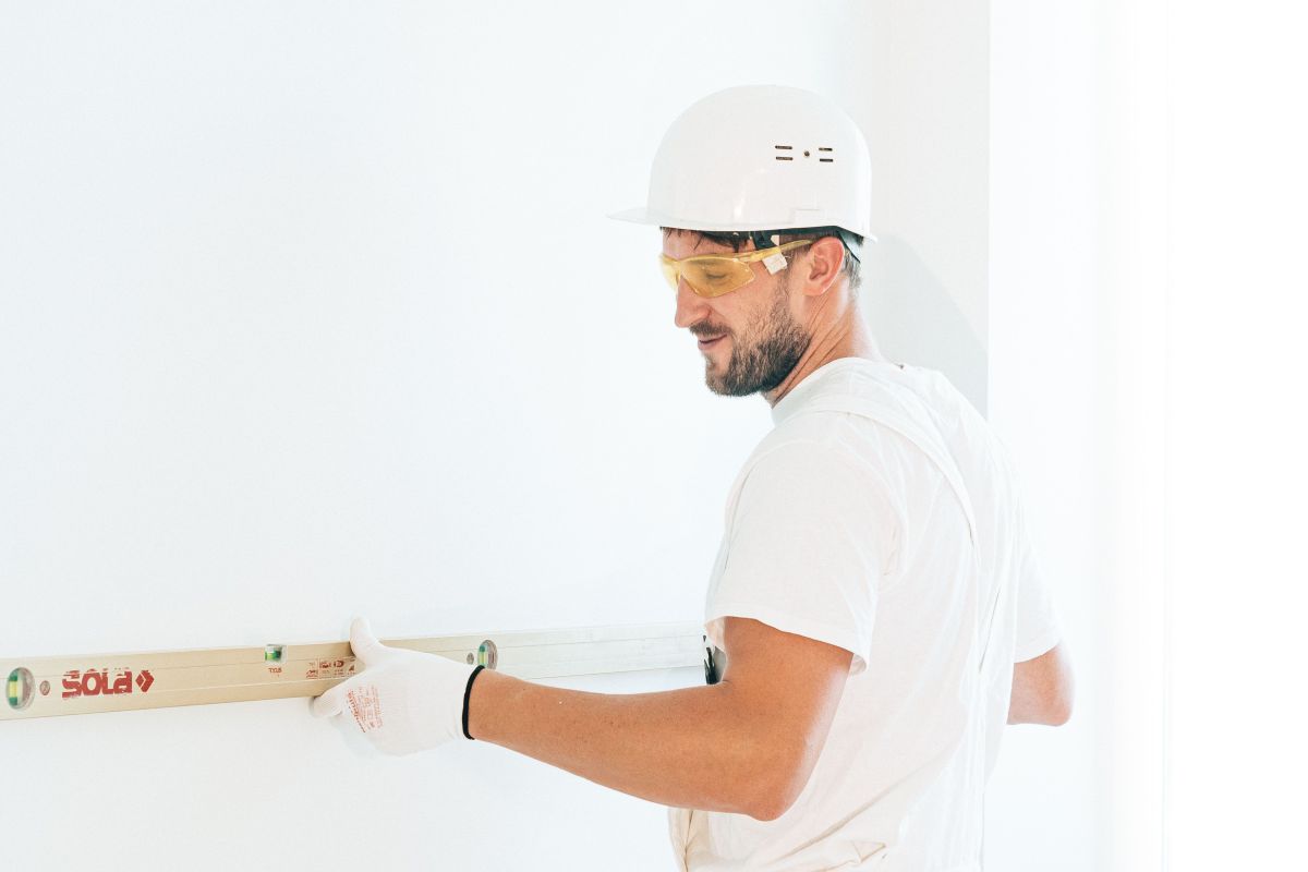 Illustration for Solid Plasterer occupation by Shada Migration Services.