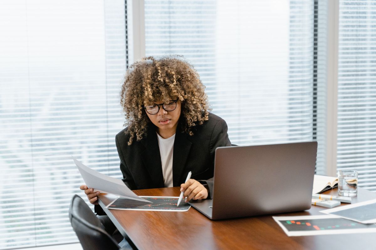 تصویر مربوط به شغل تحلیلگر سیستمها - Systems Analyst