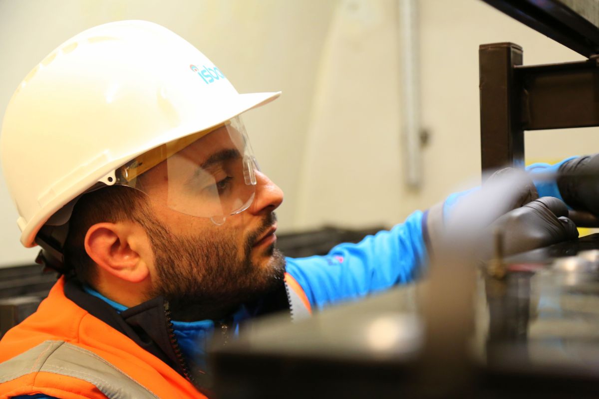تصویر مربوط به شغل مهندس مخابرات - Telecommunications Engineer