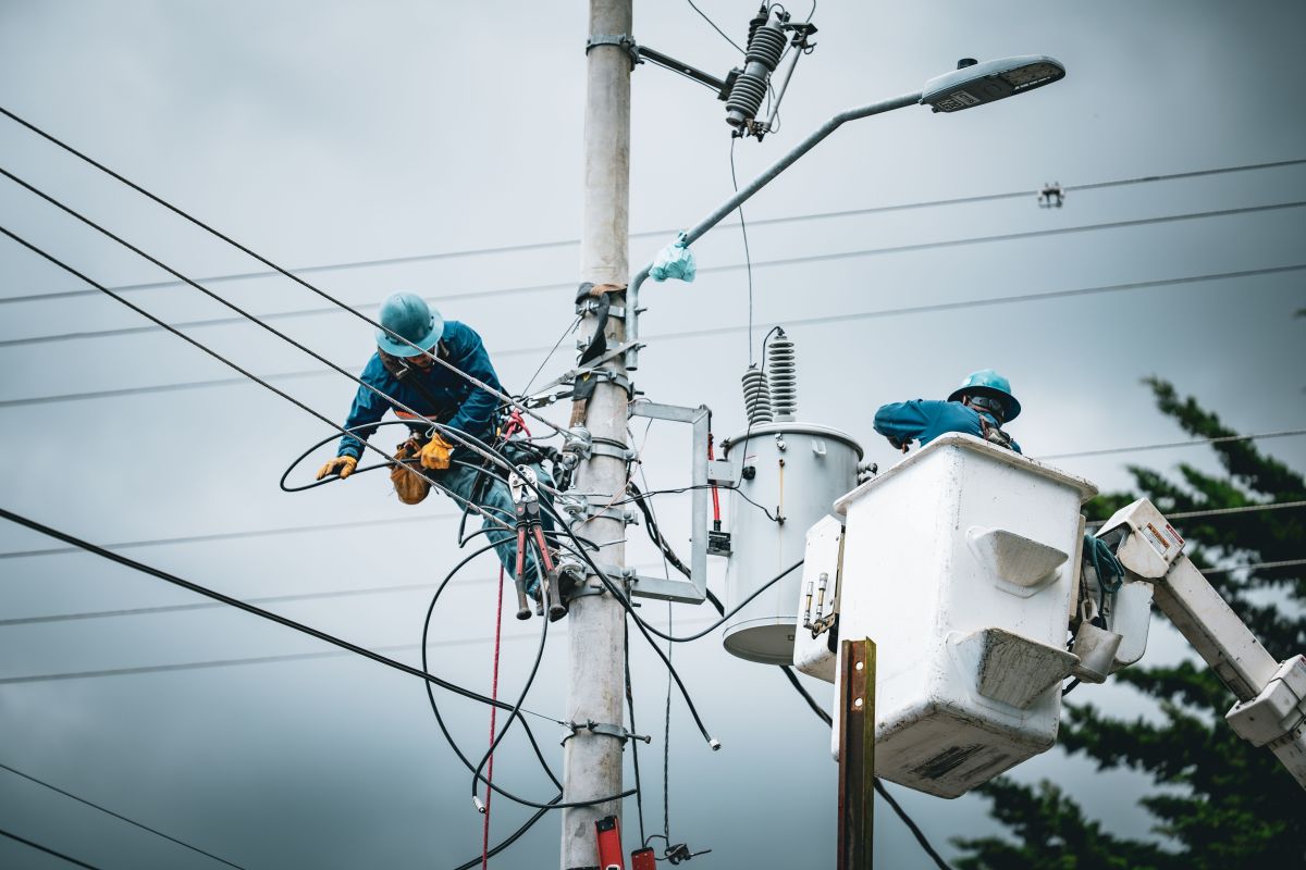 تصویر مربوط به شغل کارگر خطوط مخابرات - Telecommunications Linesworker