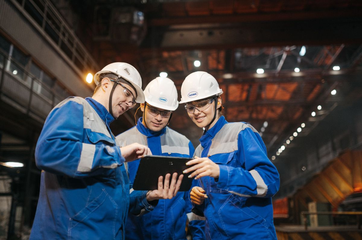 Illustration for Building and Engineering Technicians occupation by Shada Migration Services.