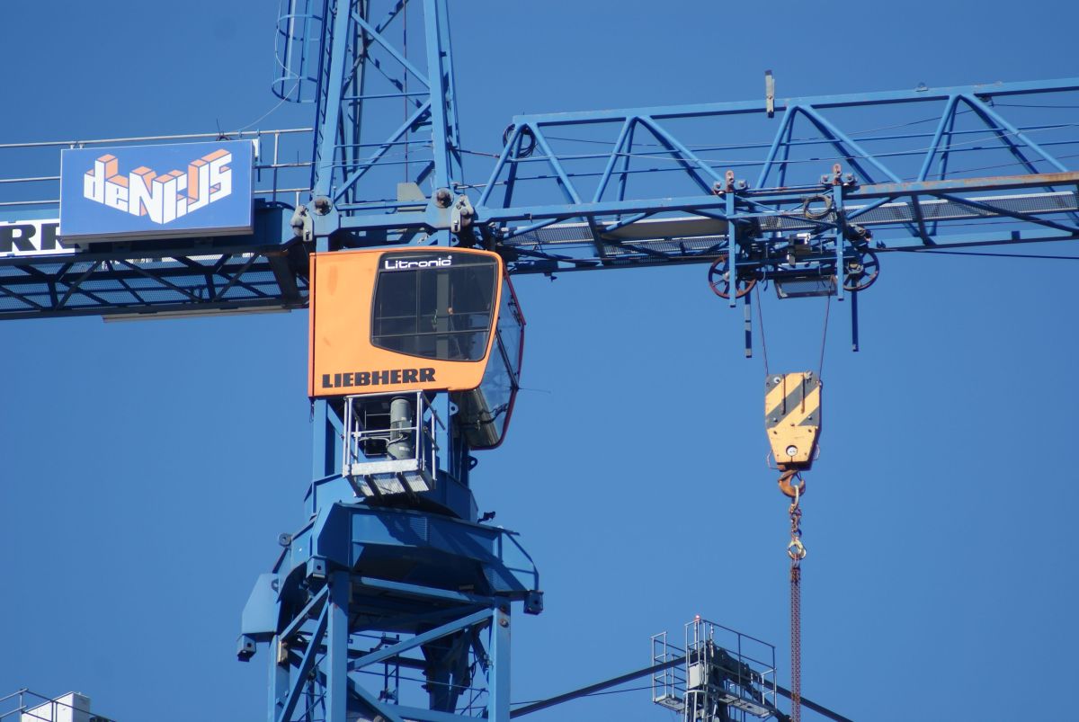Image for Crane, Hoist or Lift Operator occupation by Shada Migration Services.