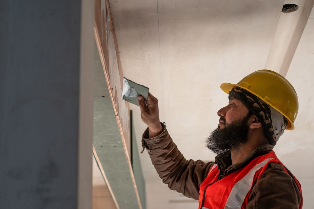 Illustration for Fibrous Plasterer occupation by Shada Migration Services.