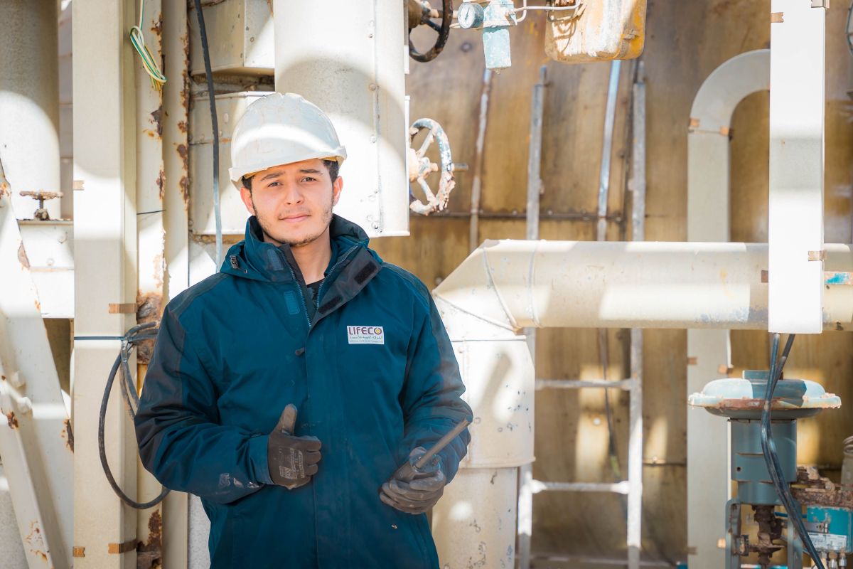 Illustration for Petroleum Engineer occupation by Shada Migration Services.