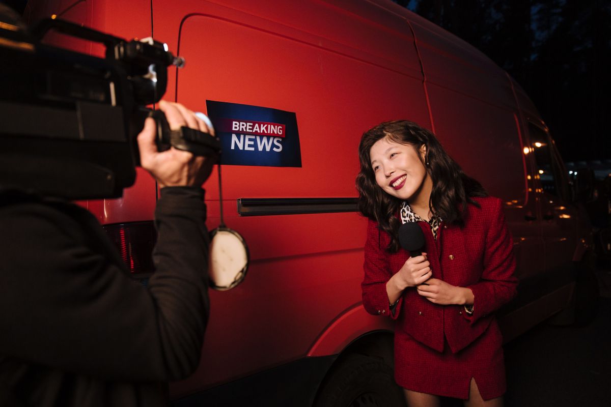Illustration for Television Journalist occupation by Shada Migration Services.